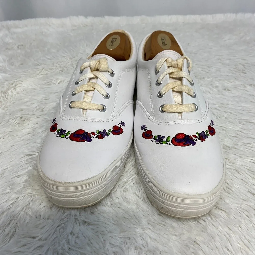 VTG Grasshoppers By Keds Embroidered White Sneakers Sz 8.5 Cottage Core Red Hat